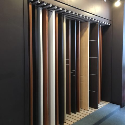 So sánh cửa nhựa ABS và cửa gỗ nhựa composite ?