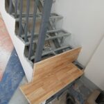 Thi công cầu thang sắt, bậc gỗ